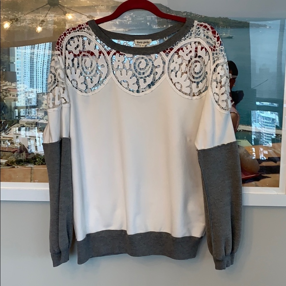 Liberty Garden white crochet sweatshirt - Picture 3 of 14